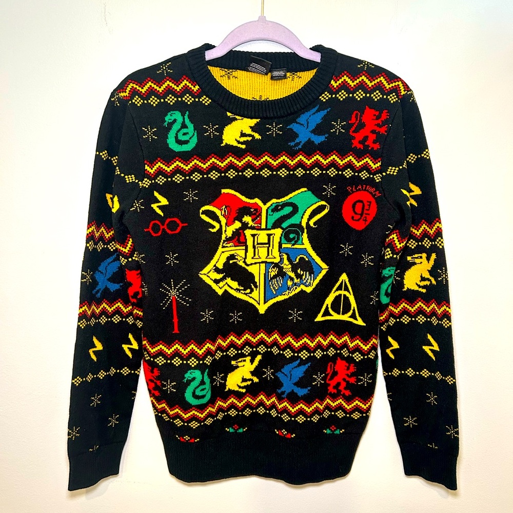 HARRY POTTER HOGWARTS SWEATER